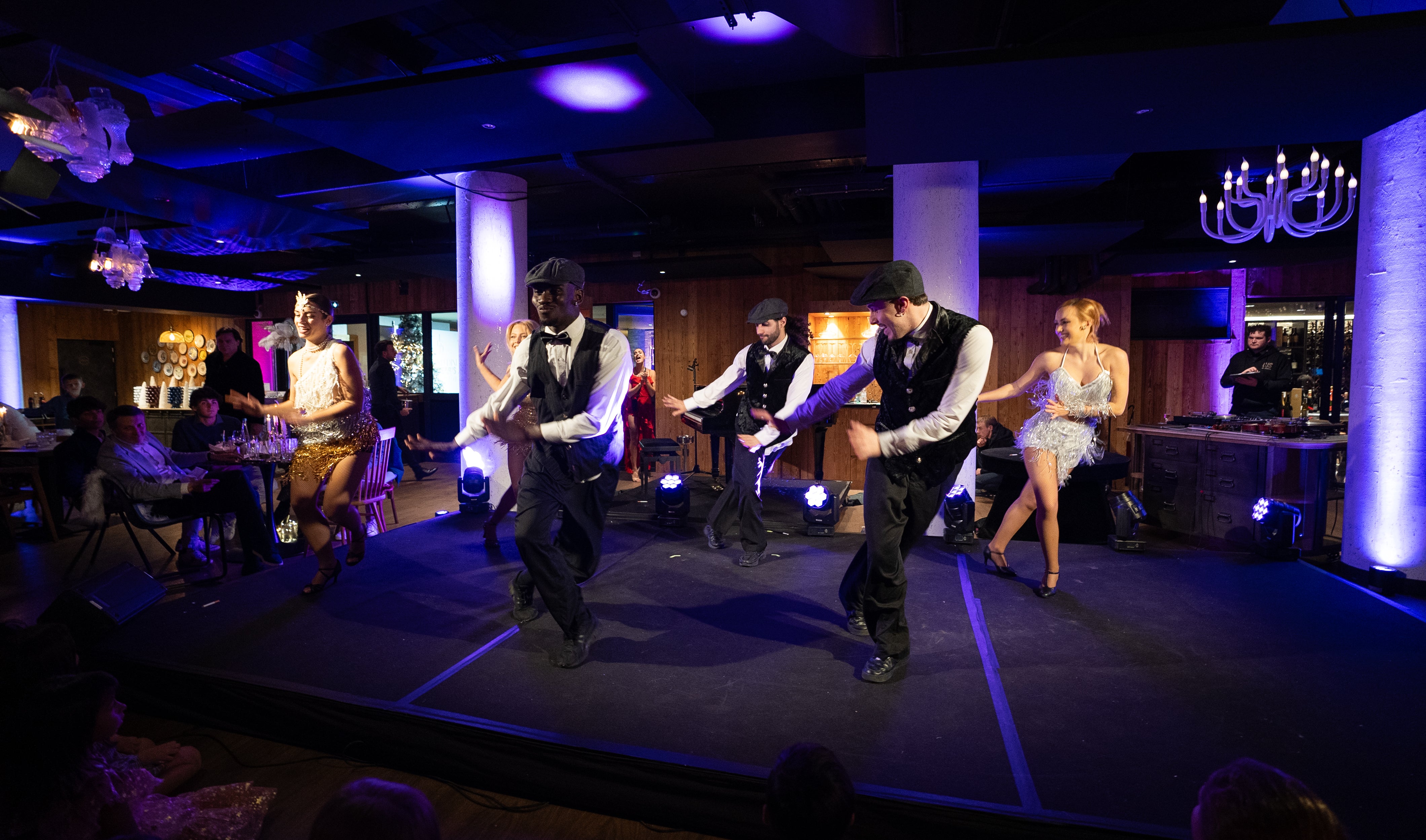 Nos danseurs dansent un foxtrot 