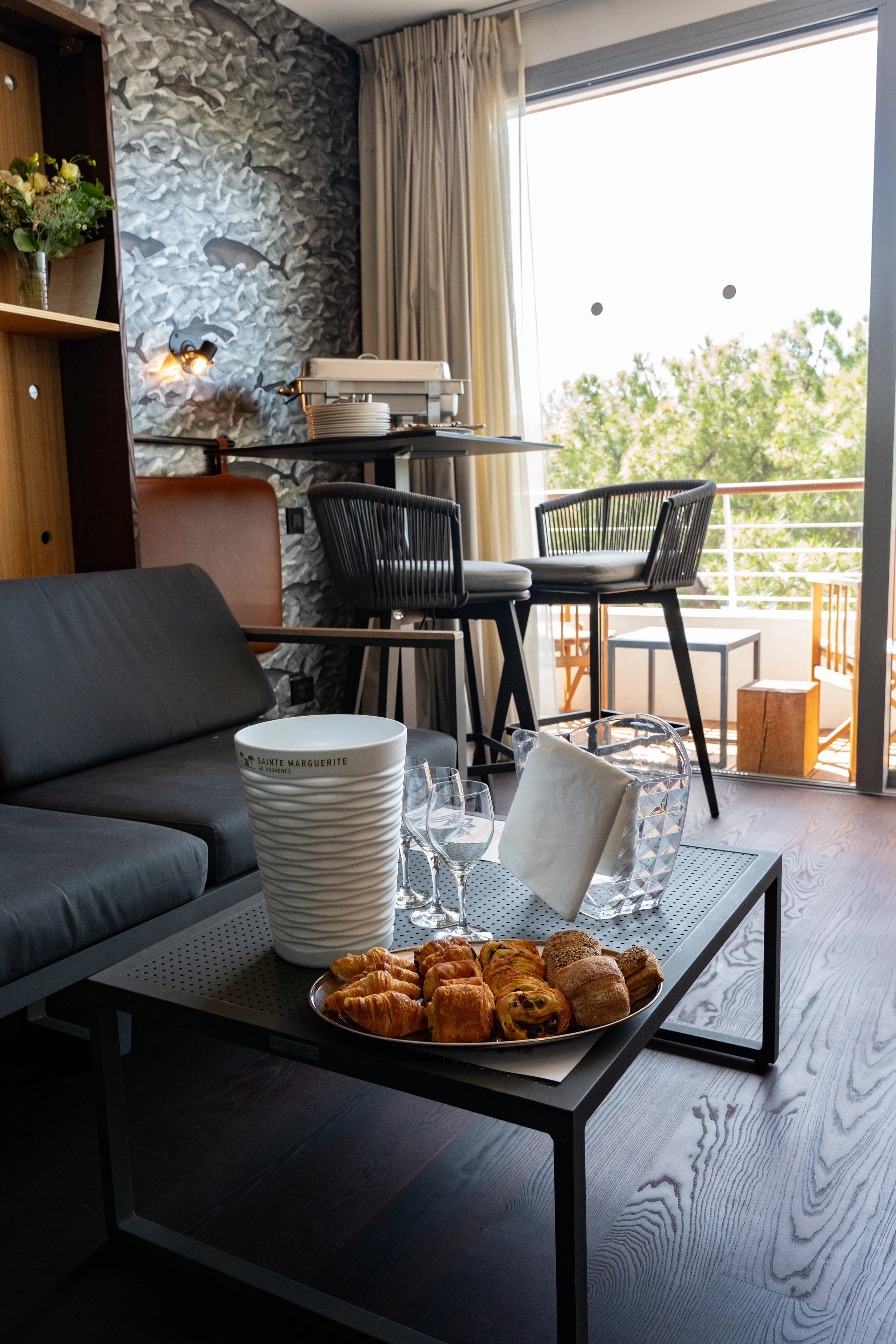 Vue de l'intérieur d'une loge avec balcon