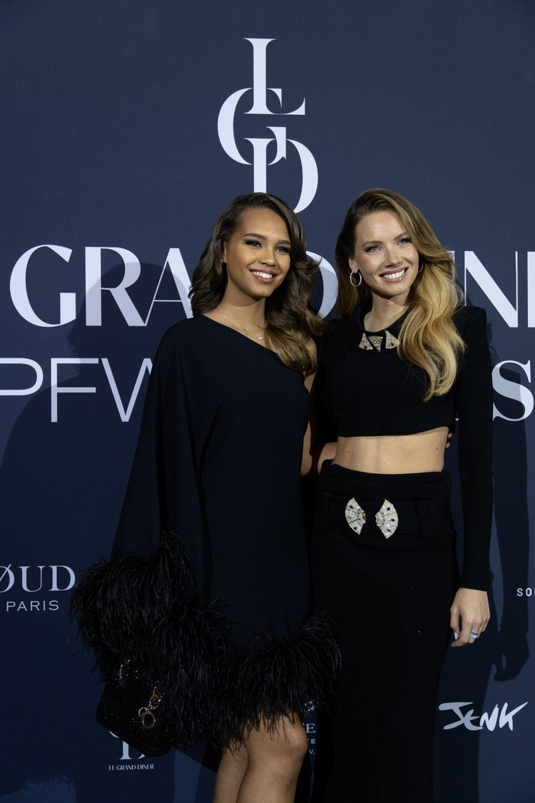 Amandine Petit et Indira Ampiot devant le photocall Le Grand Dîner PFW Awards